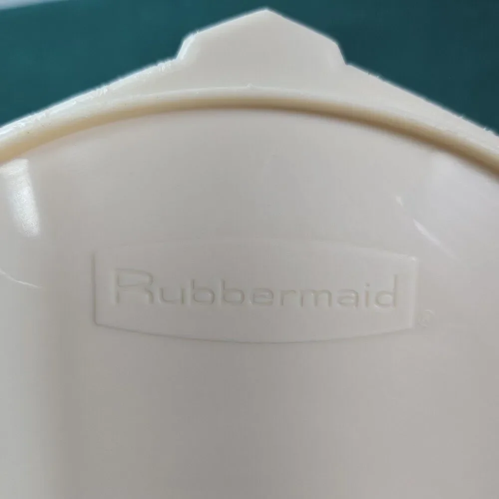 VTG Rubbermaid Off White Wastebasket Trash Can Basketweave Plastic MCM 10.5